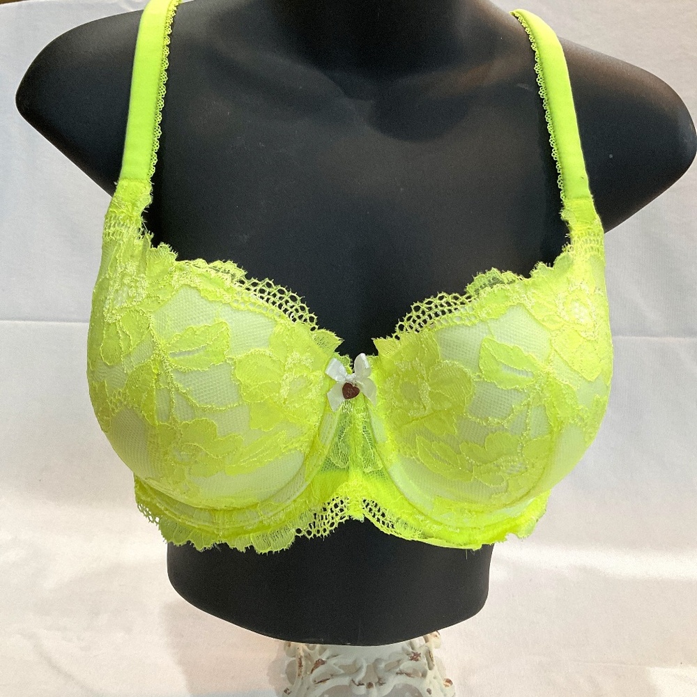 Victoria's Secret Neon Yellow Lace Underwire Bra